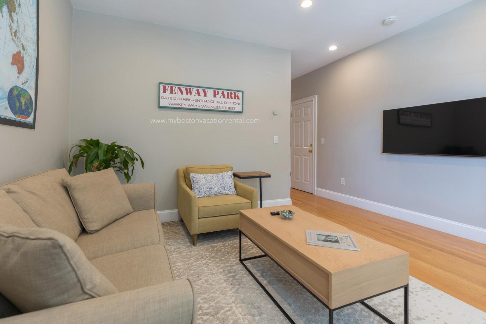 Sunny Convenient Home W/ Private Patio! Easy Walk To Everything! Бостон Экстерьер фото